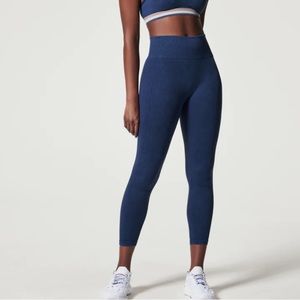 NEW WITH TAGS Spanx Soft Stretch Seamless Leggings